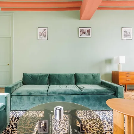 Apartment Superb Near Notre-dame Cathedral - Mobility Lease