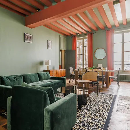 Apartment Superb Near Notre-dame Cathedral - Mobility Lease *