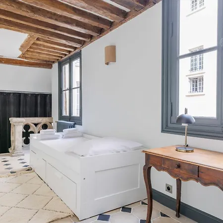 Superb Near Notre-dame Cathedral - Mobility Lease * Paris