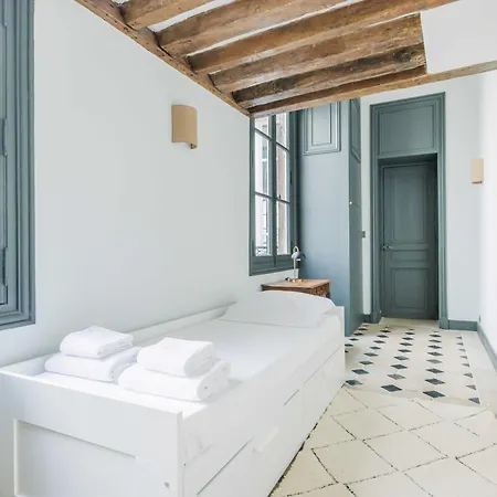 Superb Near Notre-dame Cathedral - Mobility Lease Appartamento Parigi